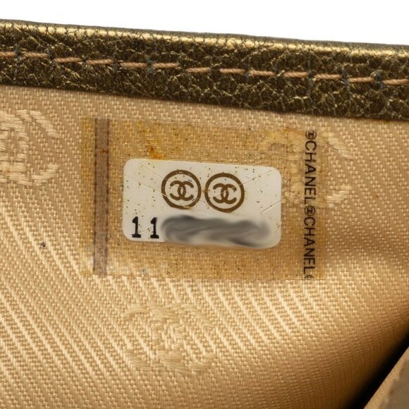 CHANEL Authentic Green Leather Logo Wallet - Picture 8 of 10